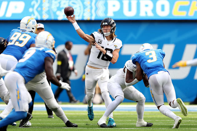 With QB Justin Herbert Ailing, Jaguars Rout Chargers 38-10 – NBC Los Angeles