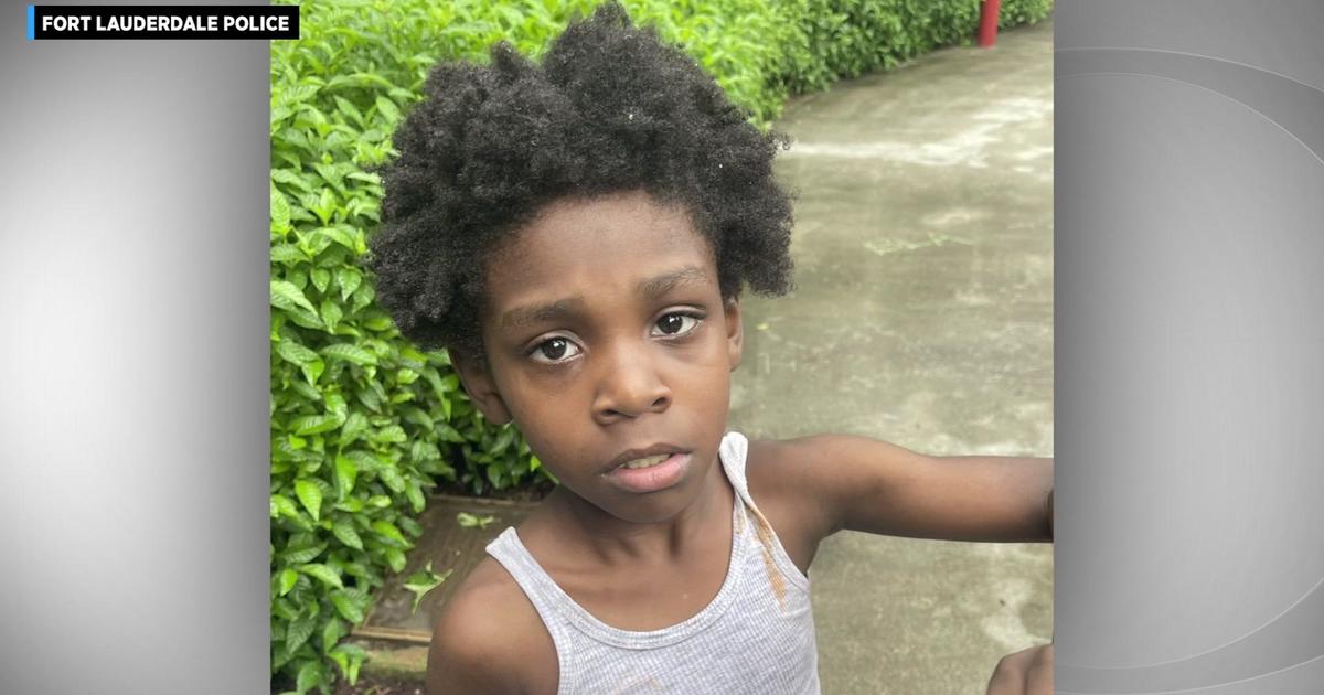 Boy observed wandering Fort Lauderdale street reunited with household