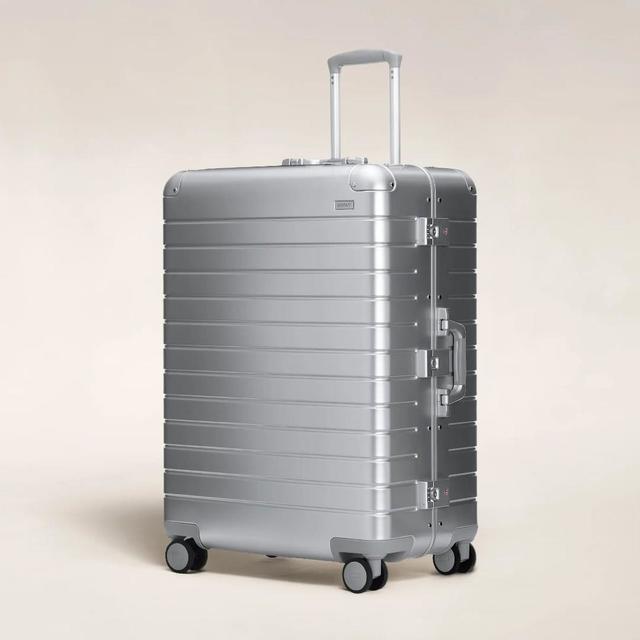 Get Away luggage's best-selling spring shade for a limited time only