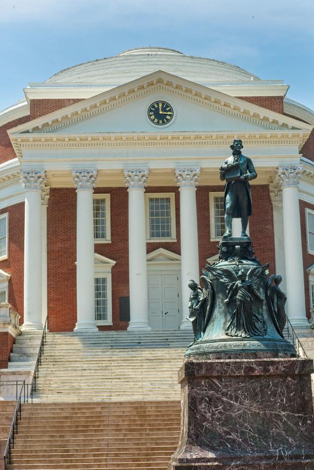 Statue of Thomas Jefferson in front of The Rotunda on the campus of the University of Virginia, Charlottesville, Virginia 