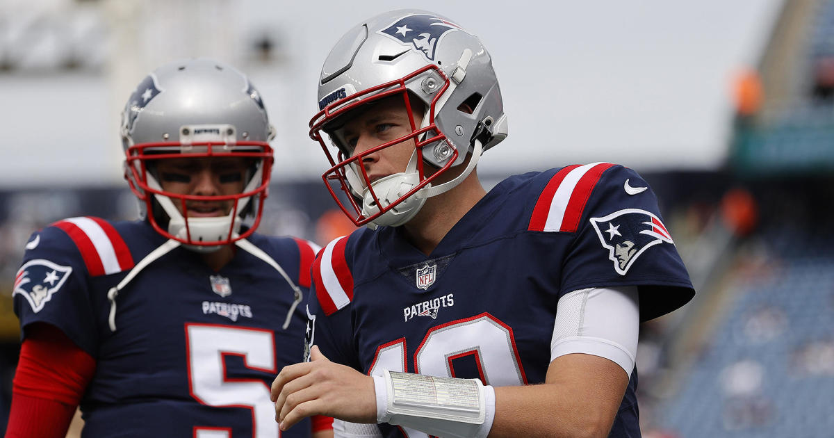 Report: Patriots QB Mac Jones suffered severe high ankle sprain in loss to  Ravens