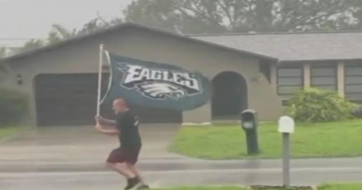 Video: Die-hard Eagles fan rides out Hurricane Ian in Cape Coral, Florida