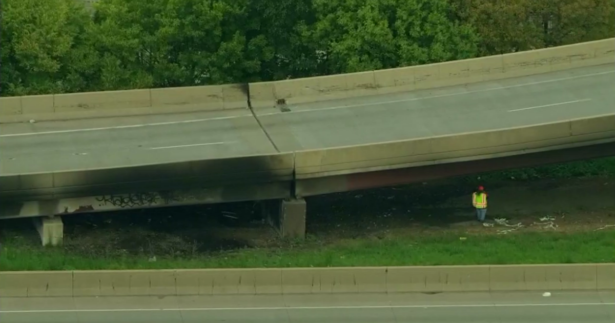 Left two lanes on ramp from outbound Dan Ryan Expressway to outbound ...