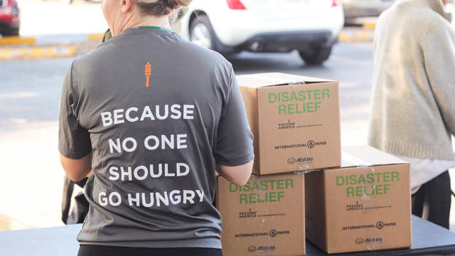 Feeding Tampa Bay disaster relief.jpg 
