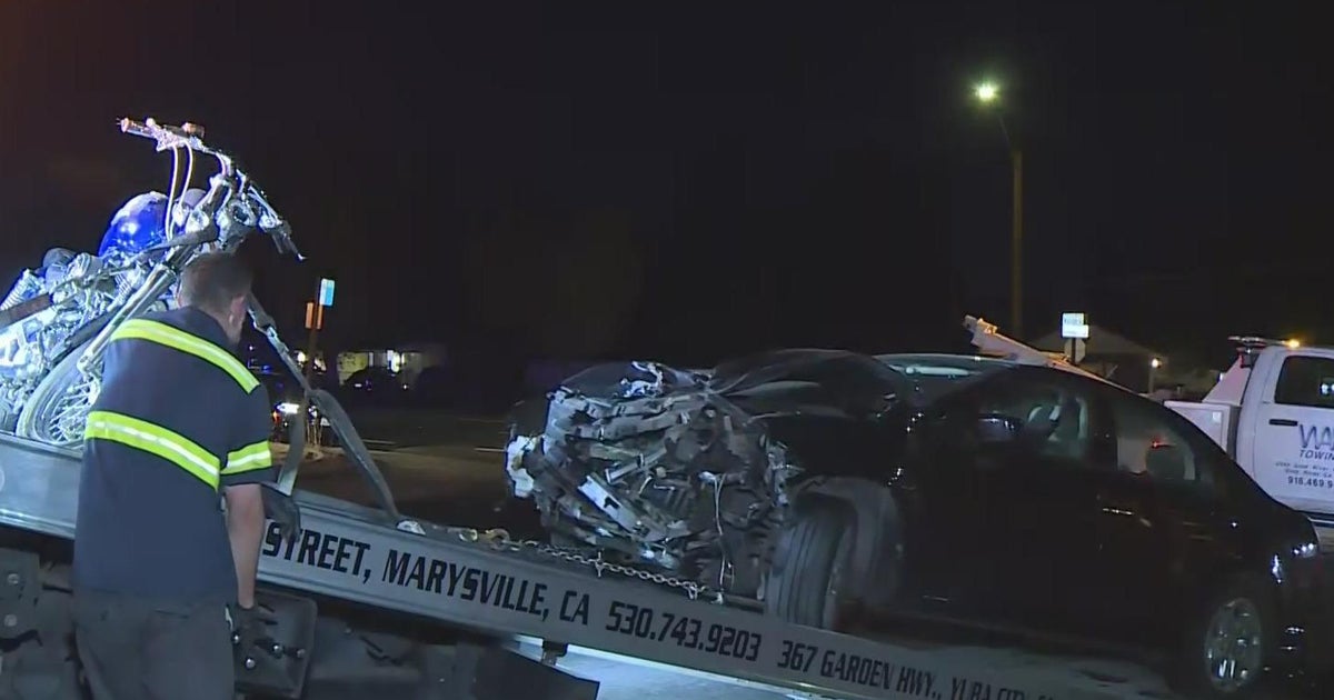 Sacramento crash leaves one person dead, multiple injured - CBS Sacramento