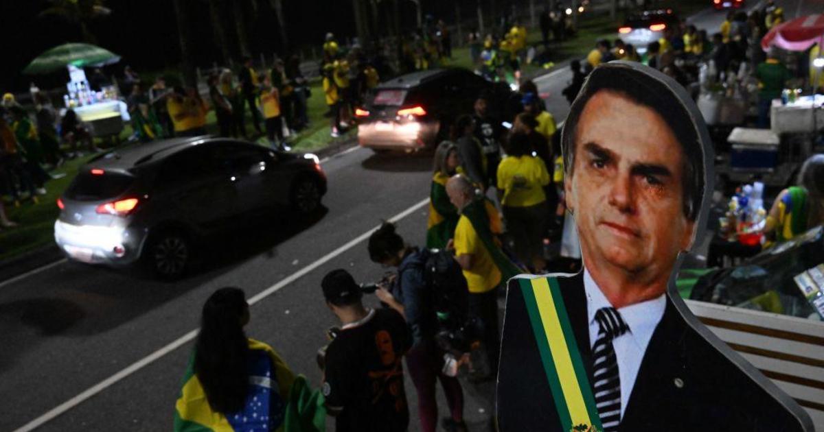 Bolsonaro and Lula look headed for Brazil runoff