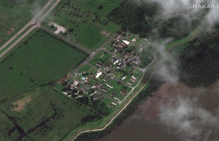 06-ironton-louisiana-before-hurricane-ida-29aug2020-wv3.jpg 