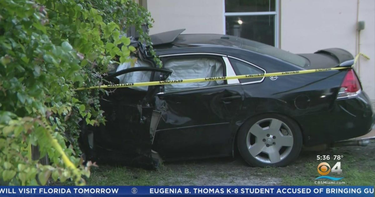 Driver crashed into Hollywood home - CBS Miami