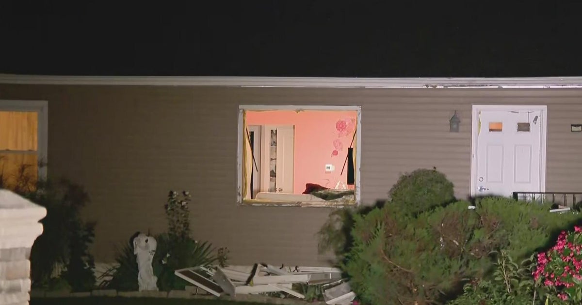 Seven people in custody after standoff in Wood Dale CBS Chicago