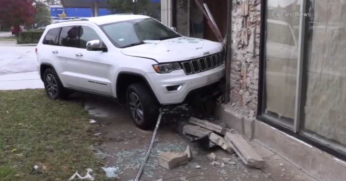 Jeep Crashes Into Building In Brainerd Cbs Chicago