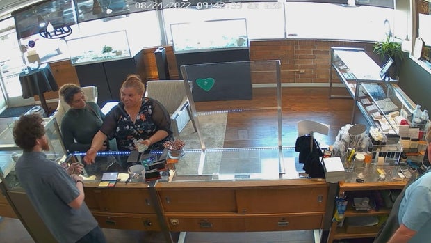 3p-wheat-ridge-jewelry-theft-vo-frame-123.jpg 