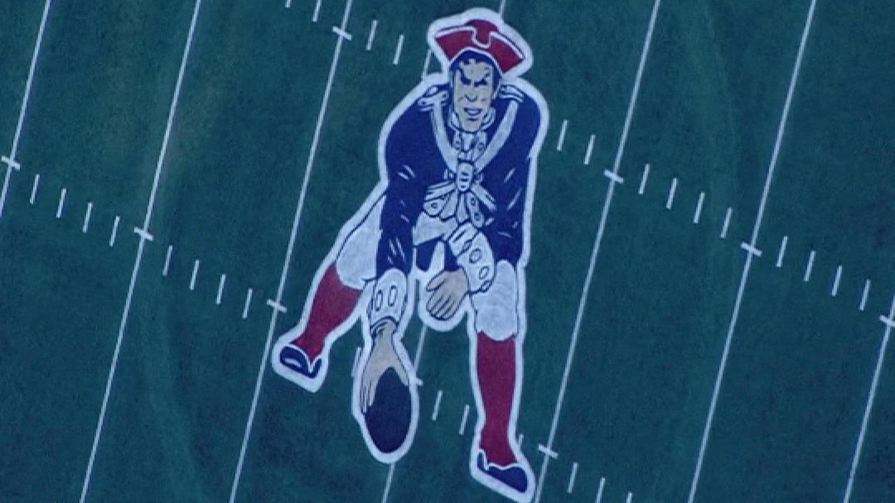 Patriots add retro look to midfield logo, end zone for throwback