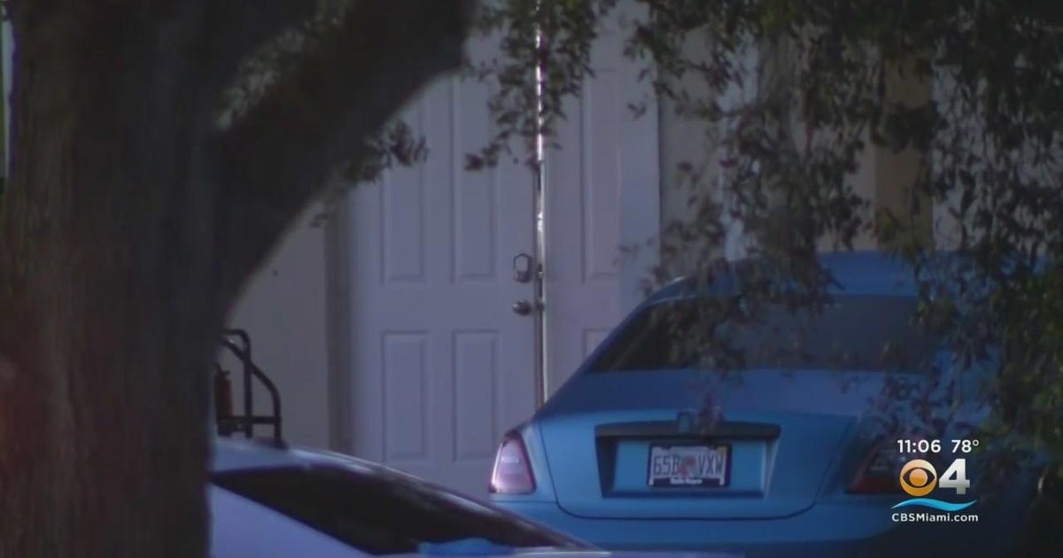 Bullets fly in southwest Miami-Dade neighborhood, man killed - CBS Miami