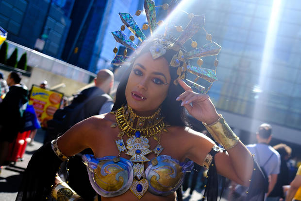 A Queen Akasha from "Queen Of The Damned" cosplayer poses at New York Comic Con 2022 on October 08, 2022 in New York City. 