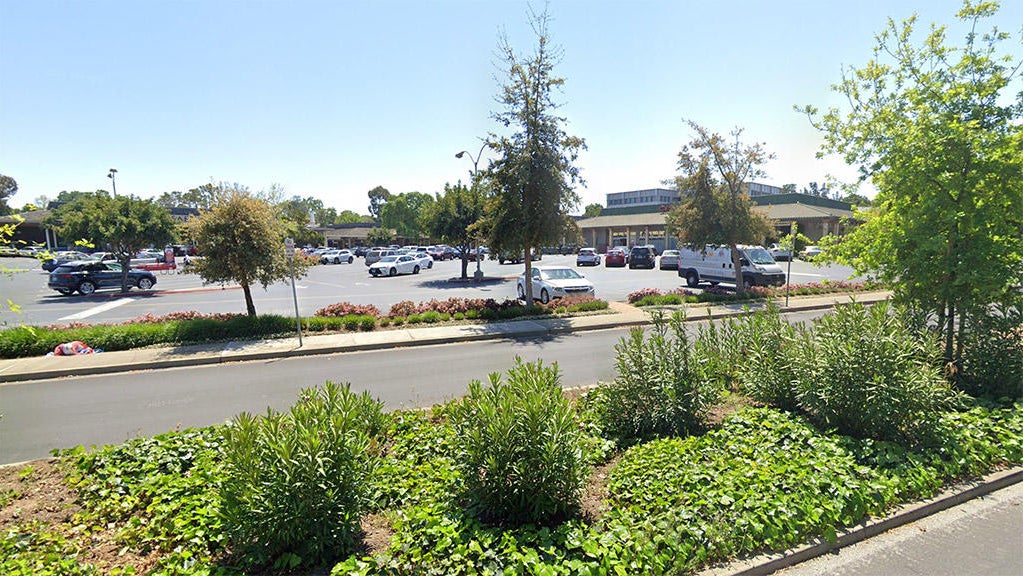 Solo crash at Menlo Park shopping center causes gas leak, evacuations