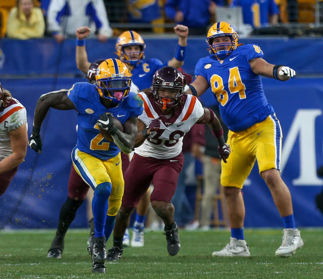 Pitt Football on X: Izzy Abanikanda breaks Tony Dorsett's Pitt record for  rushing yards in a game! » Abanikanda, 320 and counting » Dorsett, 303  vs. Notre Dame, 1975 