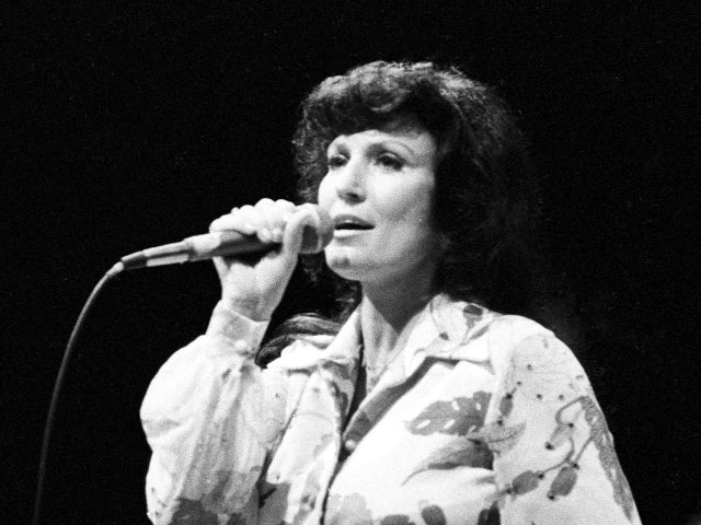 Photo of Loretta LYNN