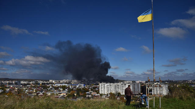 cbsn-fusion-russia-launches-biggest-attack-on-ukraine-in-months-thumbnail-1365111-640x360.jpg 