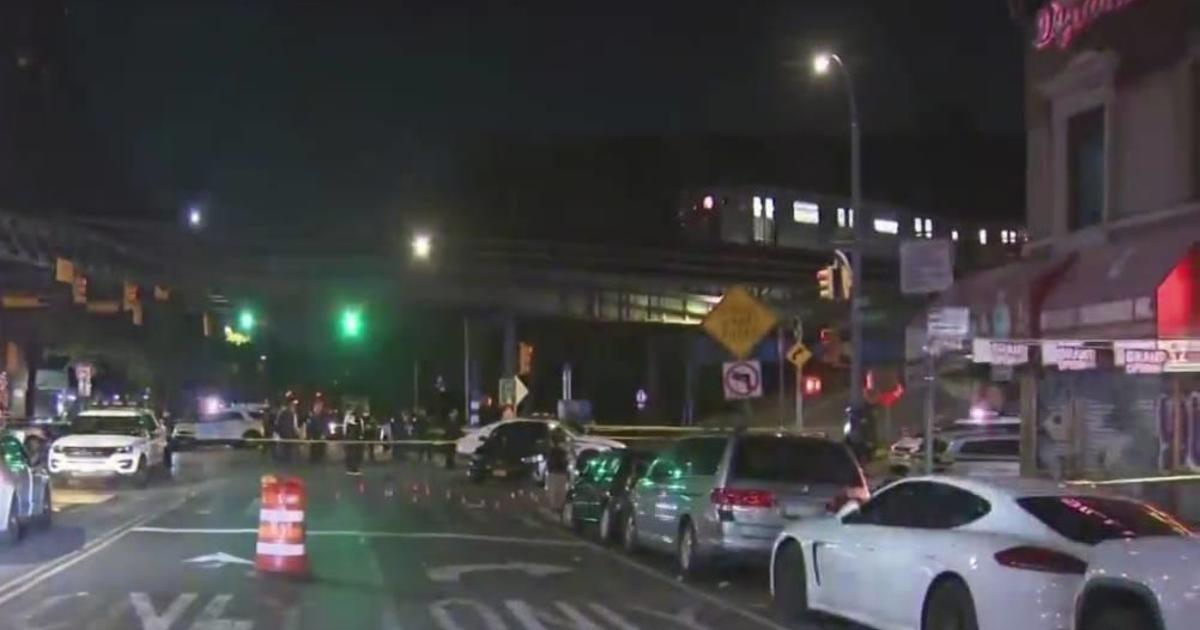 Nypd Says Officers Fatally Shot Man Waving Gun During Fight In Inwood Cbs New York 