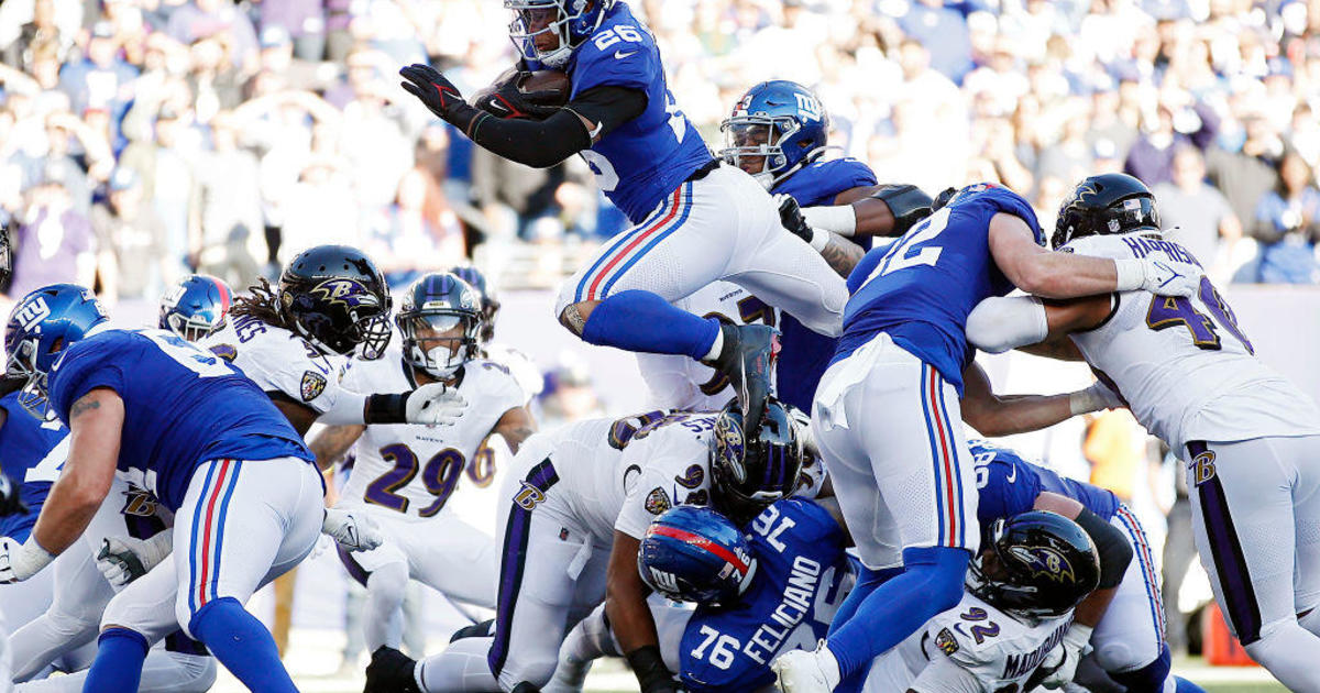 Baltimore Ravens roll past Giants, 27-13, to do their part in