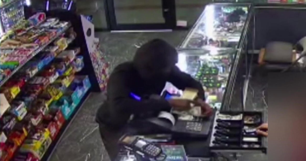 NYPD on hunt for 2 suspects wanted in string of 21 armed robberies in ...