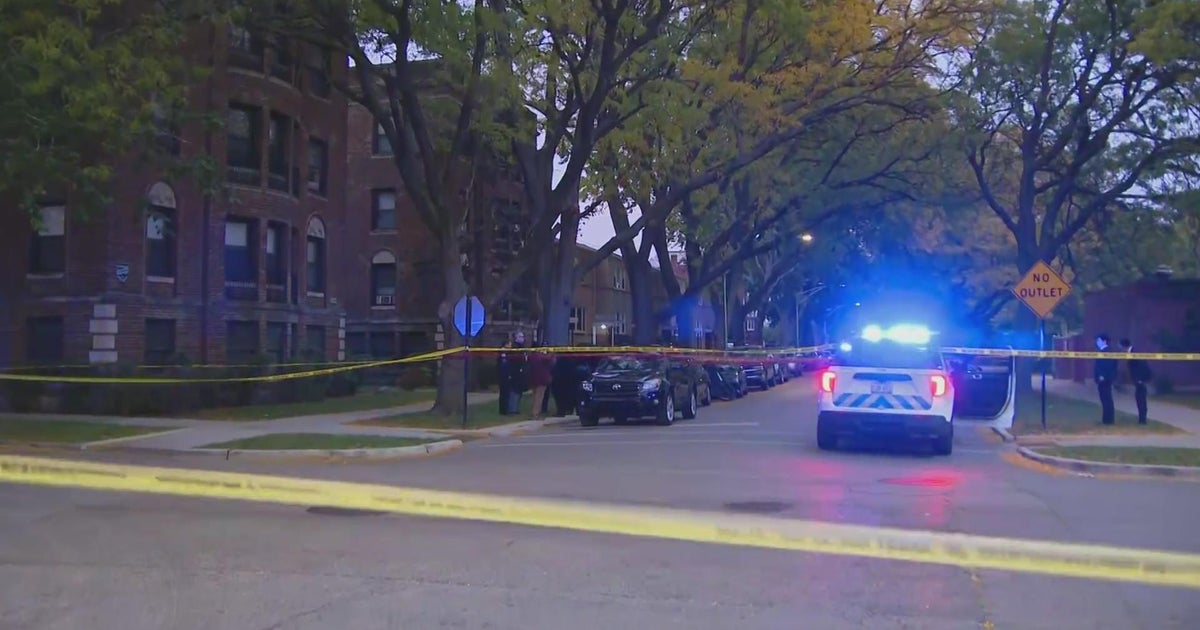 One person dead, one wounded in West Rogers Park shooting - CBS Chicago