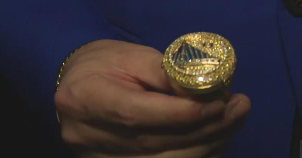Golden State Warriors get 2014-2015 Championship rings - ABC7 San Francisco
