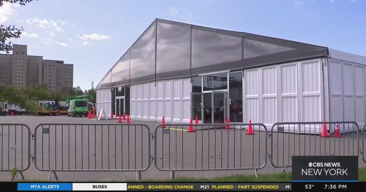 A look inside NYC's migrant relief center on Randall's Island CBS New