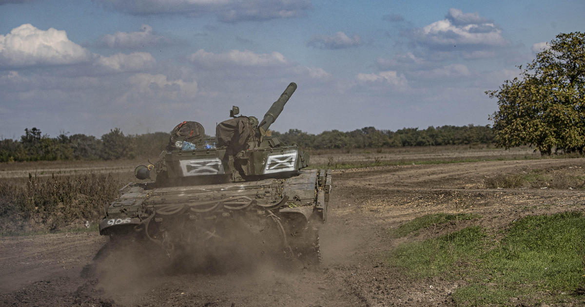 Ukrainian forces bombard Russian positions in Kherson region