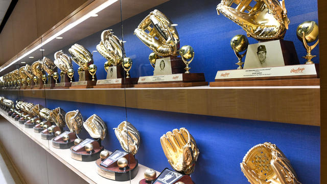 Dodgers Mookie Betts & Tyler Anderson named Gold Glove Award finalists -  True Blue LA