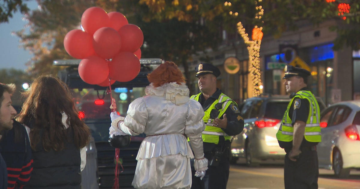 Police anticipate busy weekend in Salem ahead of Halloween CBS Boston