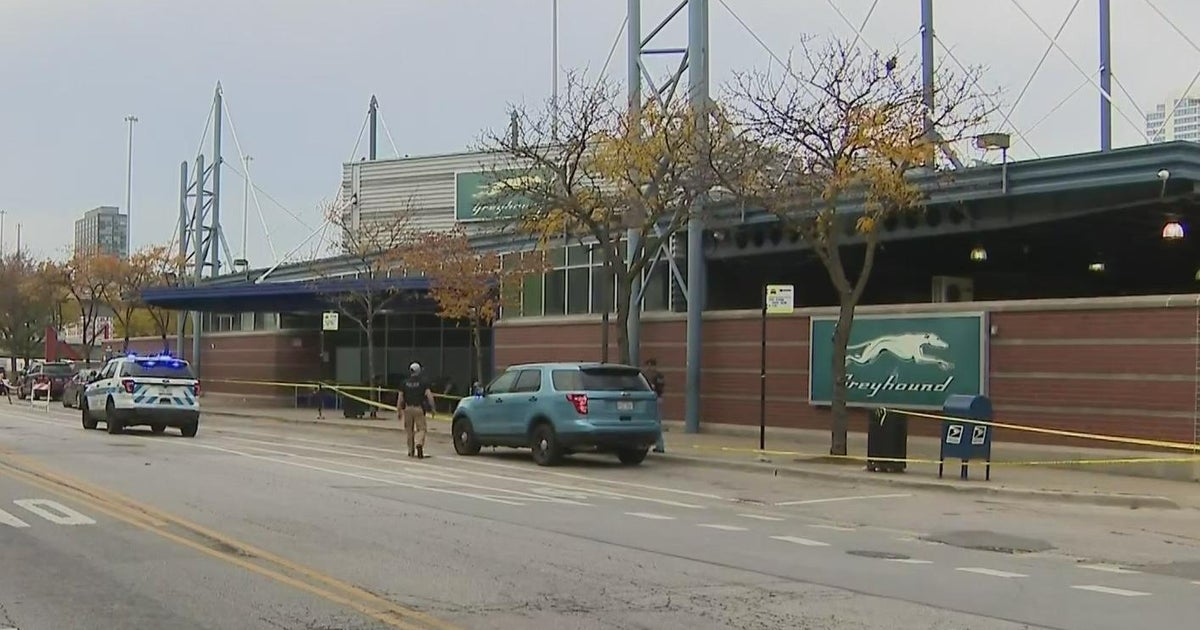 Employee shot and killed outside Greyhound bus station in the West Loop ...