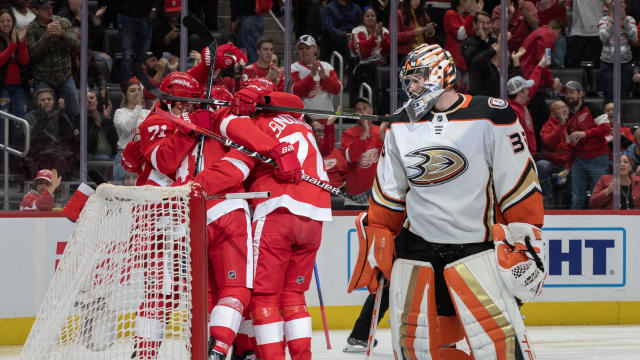 Kubalik has goal, 2 assists as Red Wings beat ducks 5-1