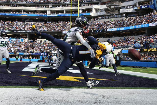 Walker, Goodwin lead Seahawks to 37-23 win over Chargers