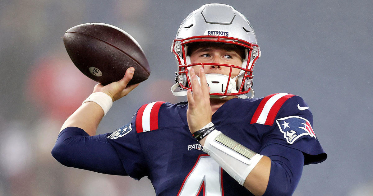 What is going on at quarterback with the New England Patriots