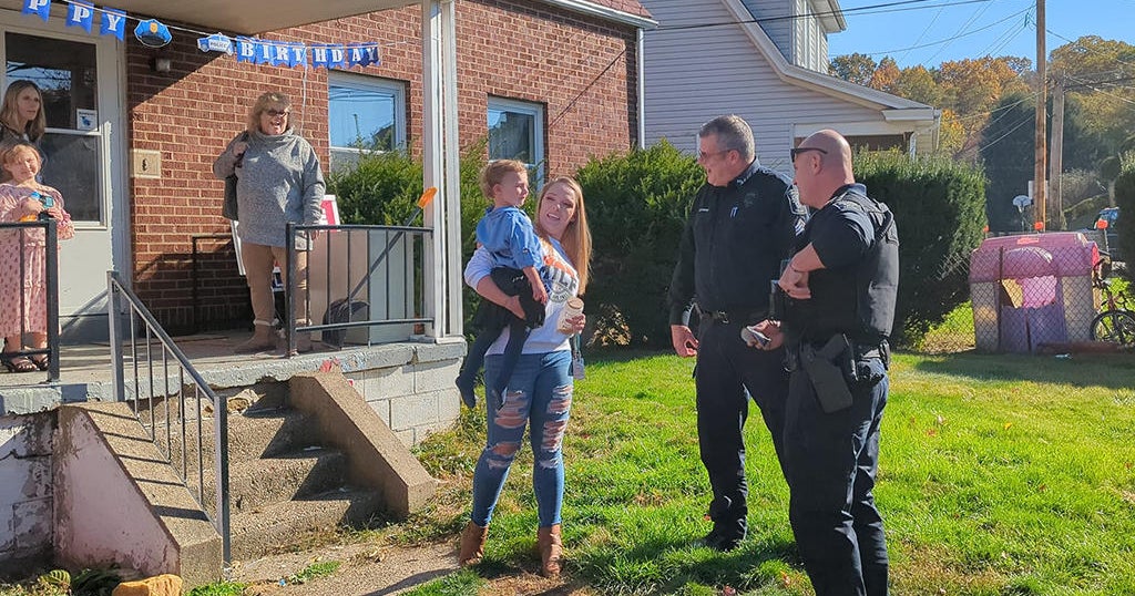 Coraopolis Police officers surprise 4yearold girl with birthday
