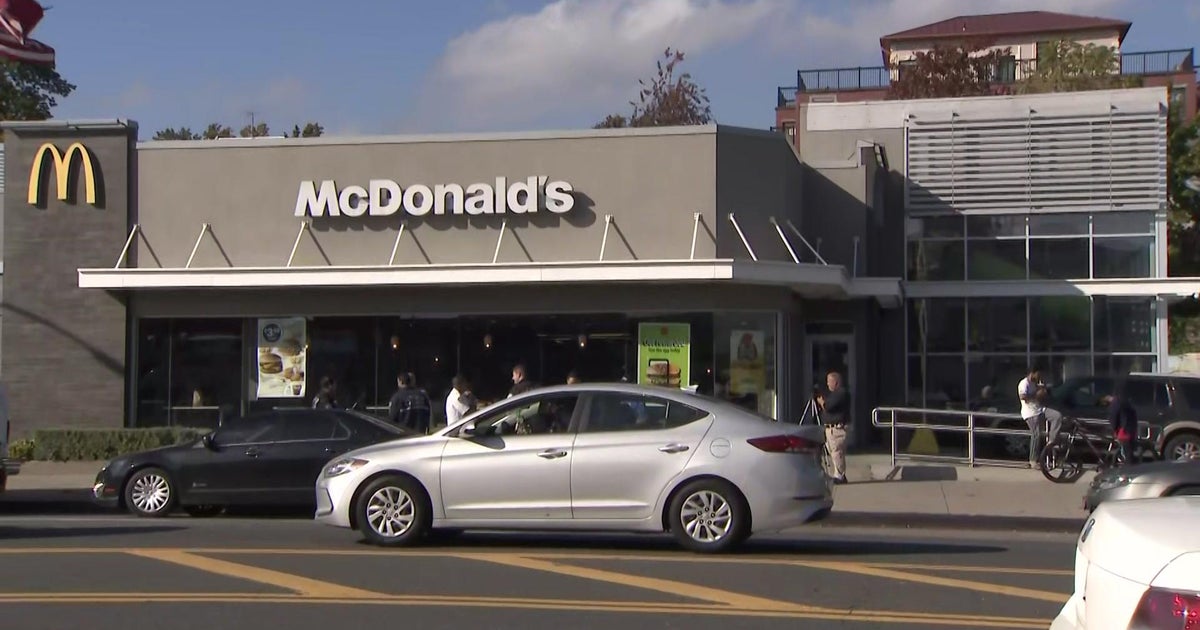 14-year-old stabbed outside McDonald's in Queens - CBS New York