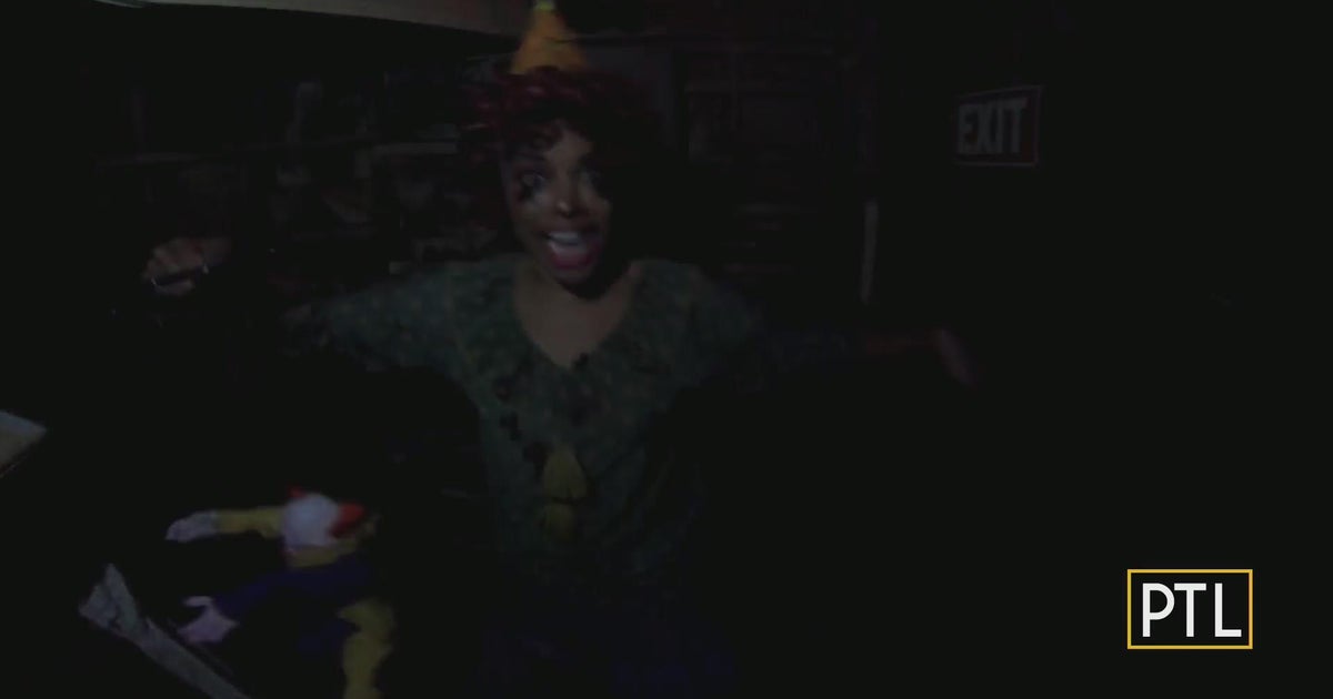 Mikey gets spooky at The Scarehouse! - CBS Pittsburgh