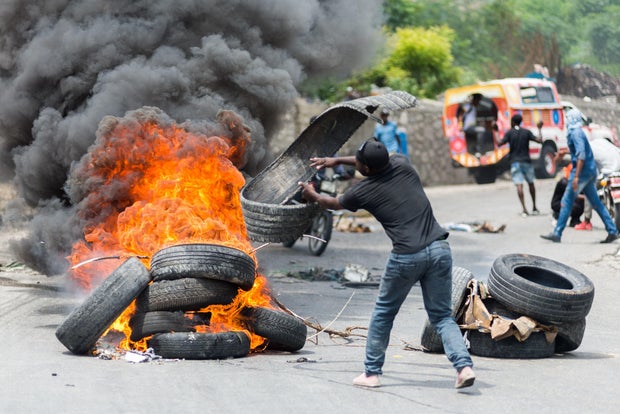 Haiti-protest-HAITI-POLICE-PROTEST