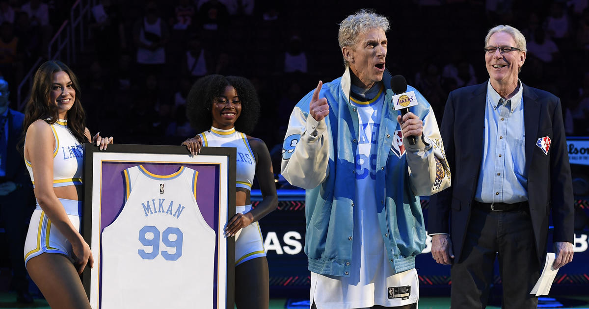 Lakers' George Mikan jersey retirement ceremony had 2 notable absences