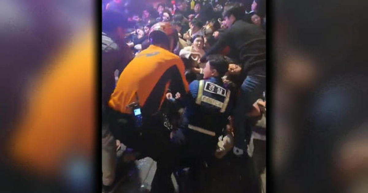 Lee Jihan, 24-year-old actor and singer, killed in Seoul Halloween crowd  surge - CBS News
