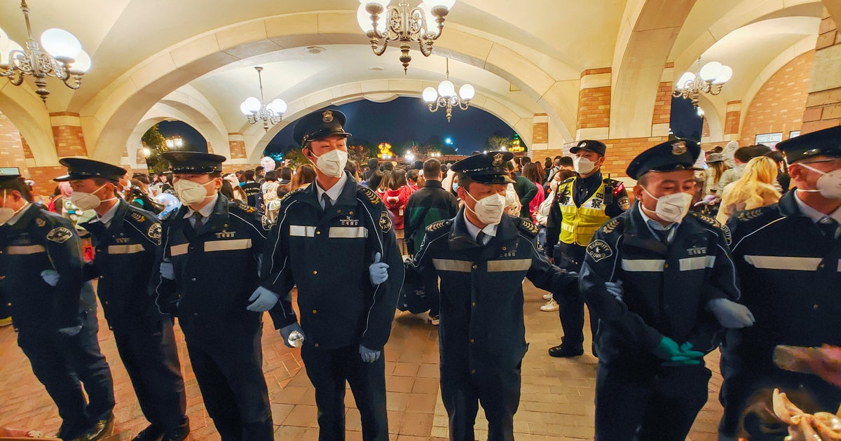 Shanghai Disneyland visitors locked in park for hours, reportedly over a single COVID case