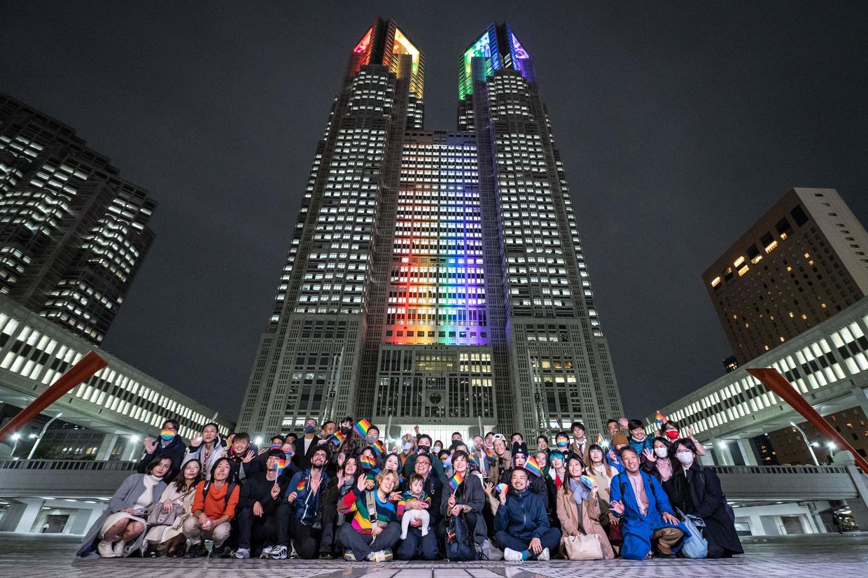 Tokyo Begins Issuing Partnership Certificates To Same Sex Couples Cbs