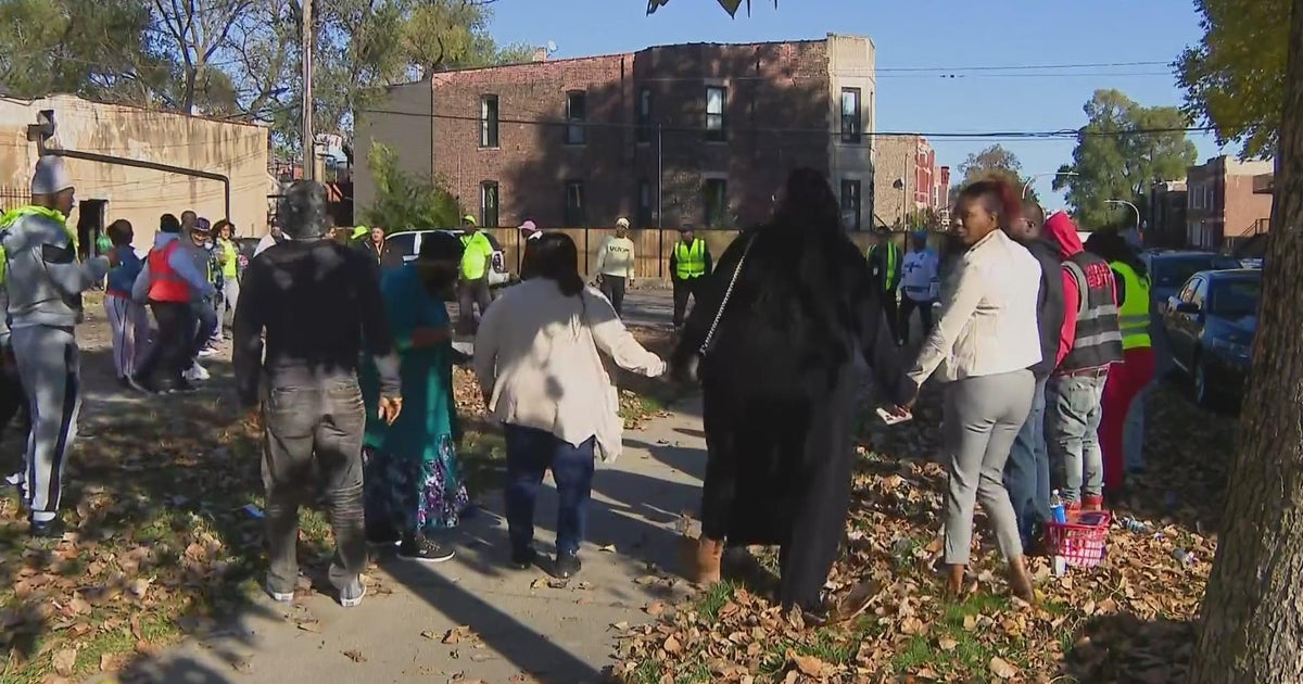 After Chicago mass shooting, anti-violence activists call for peace ...