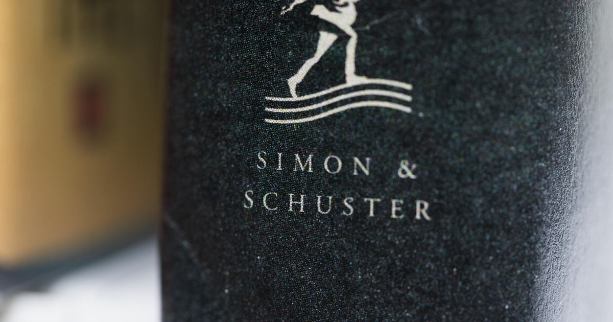 Federal judge blocks blocks Simon & Schuster-Penguin Random House merger