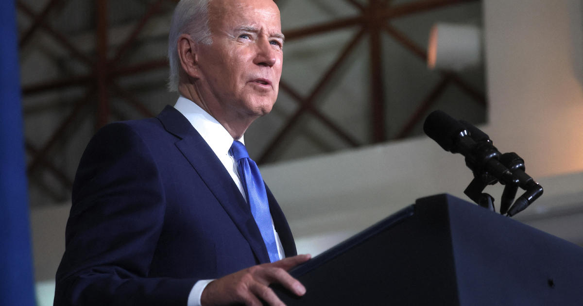 Biden says “democracy is on the ballot” in midterms speech