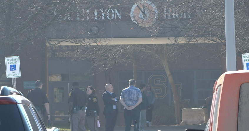 Update South Lyon High School resumes classes after bomb threat found