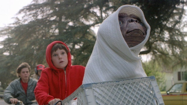 On the set of E.T. the Extra-Terrestrial
