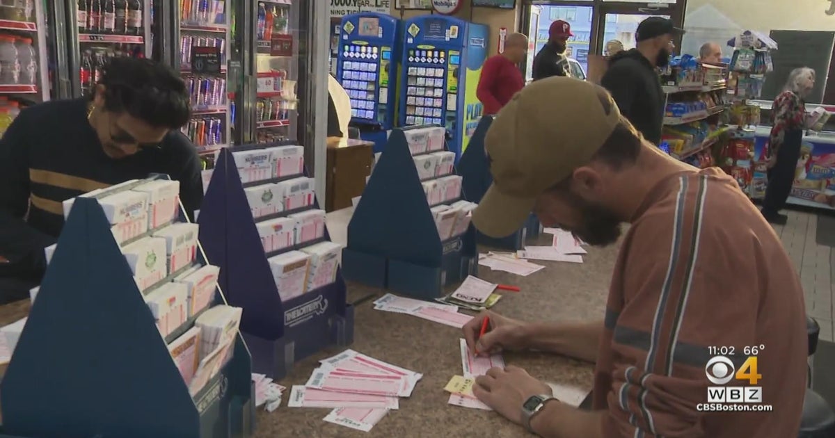 Lucky lottery store in Methuen packed before big Powerball drawing
