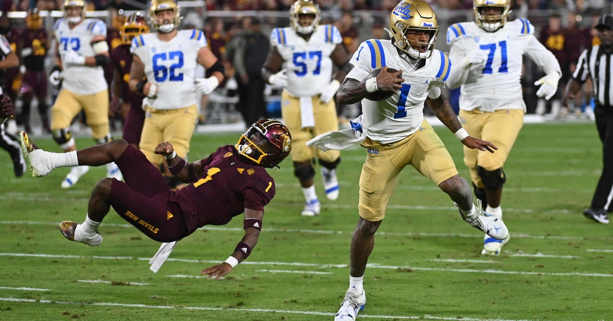 ThompsonRobinson's 4 TDs lead No. 10 UCLA past ASU 5036 CBS Los Angeles